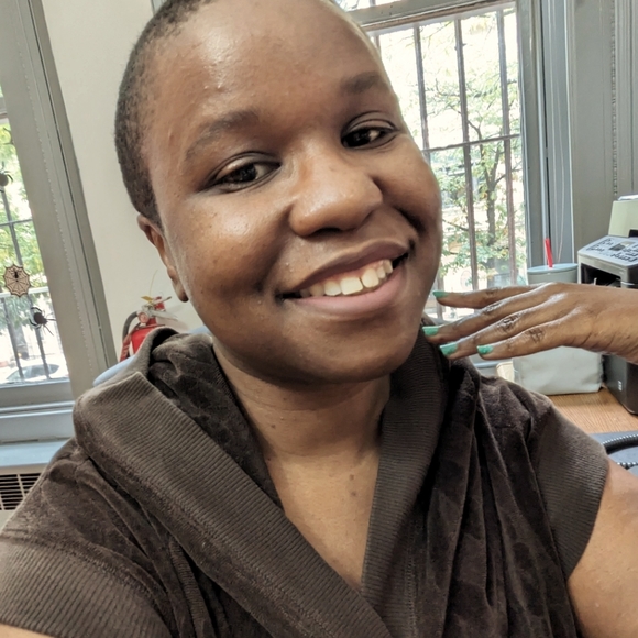 Meet your Posher, Eboni - Picture 2 of 3